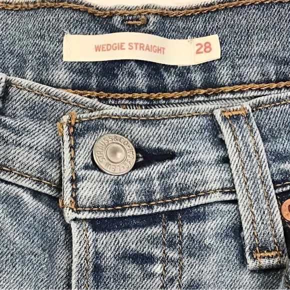 Levi’s 28 (6/7) Wedgie Straight Women’s Jeans Distressed High Rise Cropped - Picture 9 of 13